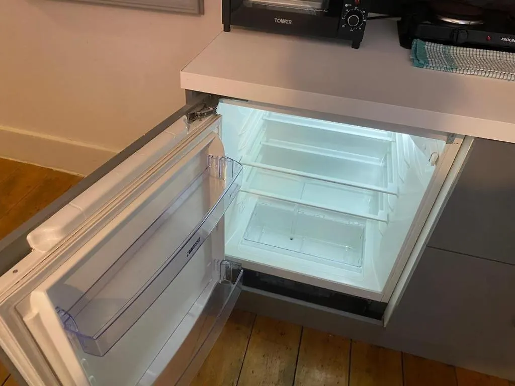 Apartment 4 Compact Studio - Prime Location - Quiet Brighton